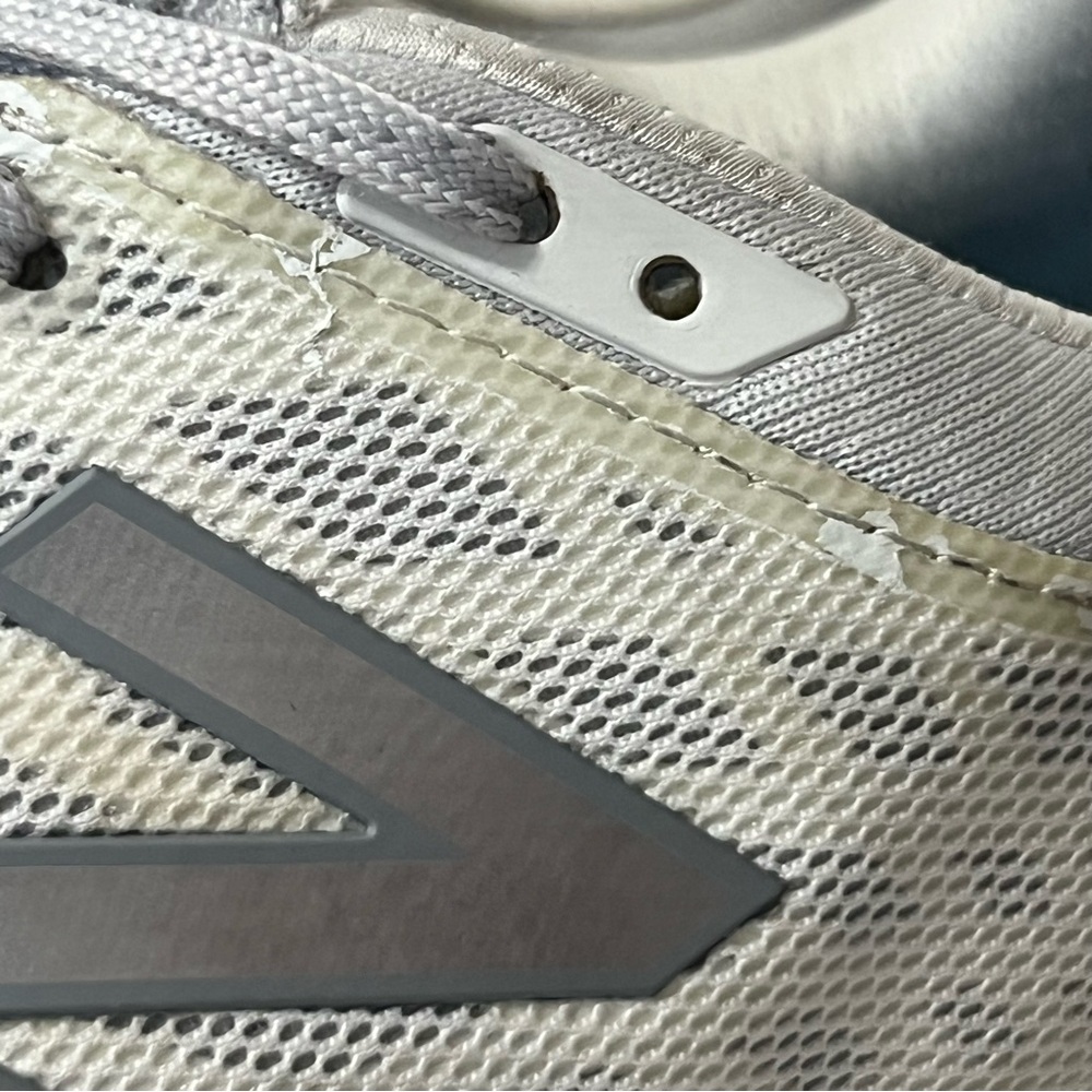 New Balance Fresh Foam Women's White Gray Running Athletic Sneakers Size 9.5 - Picture 12 of 15